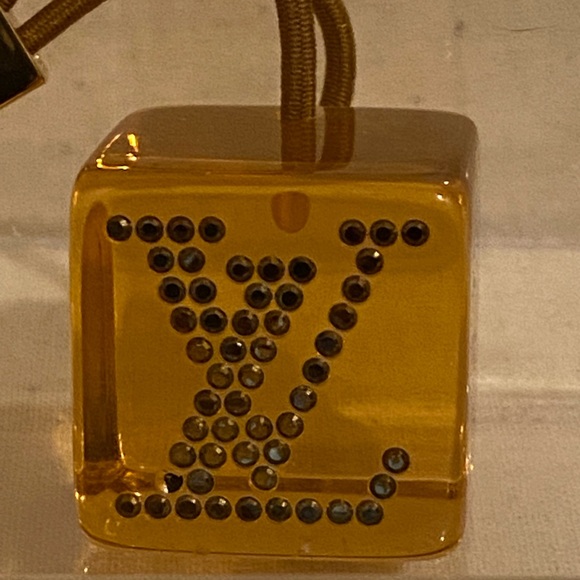Louis Vuitton Acrylic Hair Cubes with Crystal Embellishments - Picture 3 of 4